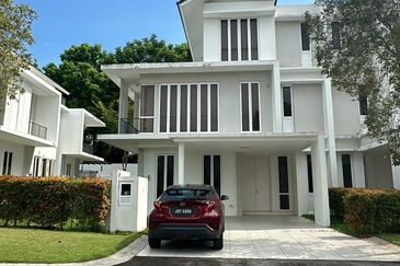 Emerald Bay @ Puteri harbour