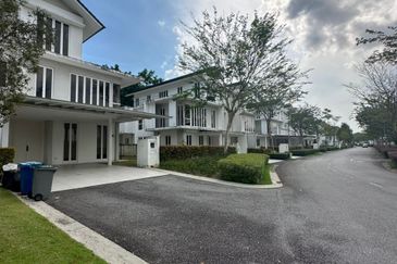 Emerald Bay @ Puteri harbour