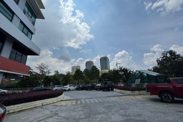 Southkey Mosaic 4-Storey Modern Shop For Sale  