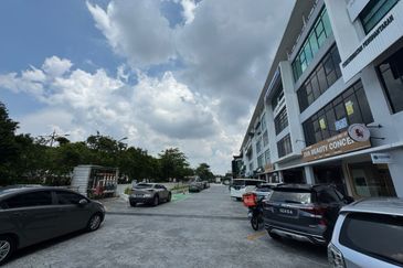 Southkey Mosaic 4-Storey Modern Shop For Sale  