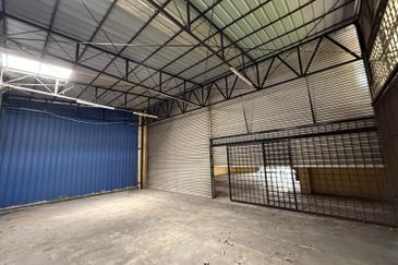 Jalan Mewah Ria @ Bukit Mewah 1.5 Storey Semi-D Factory (Two Units Adjoining) For Sale 