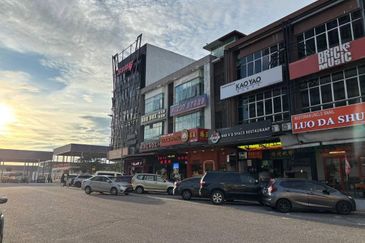 Taman Mount Austin Commercial