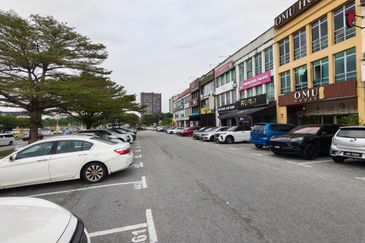 Taman Mount Austin Commercial