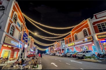 Taman Mount Austin Commercial