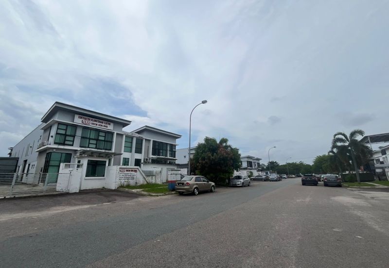 Forest City Golf Resort, Gelang Petah