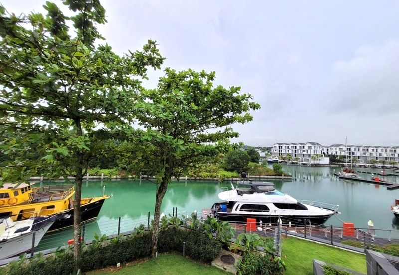 Emerald Bay @ Puteri harbour