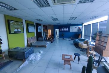 Kawasan Perindustrian Kempas Double Storey Semi-D Factory For Sale