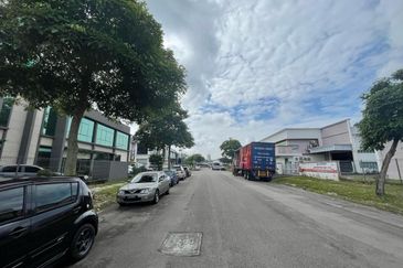 Kawasan Perindustrian Kempas Double Storey Semi-D Factory For Sale