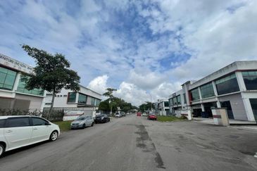 Kawasan Perindustrian Kempas Double Storey Semi-D Factory For Sale
