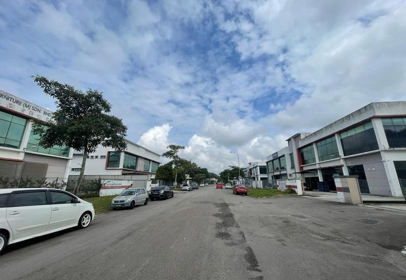 Kawasan Perindustrian Kempas Double Storey Semi-D Factory For Sale