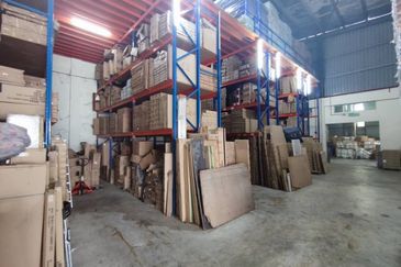 Kawasan Perindustrian Kempas Double Storey Semi-D Factory For Sale