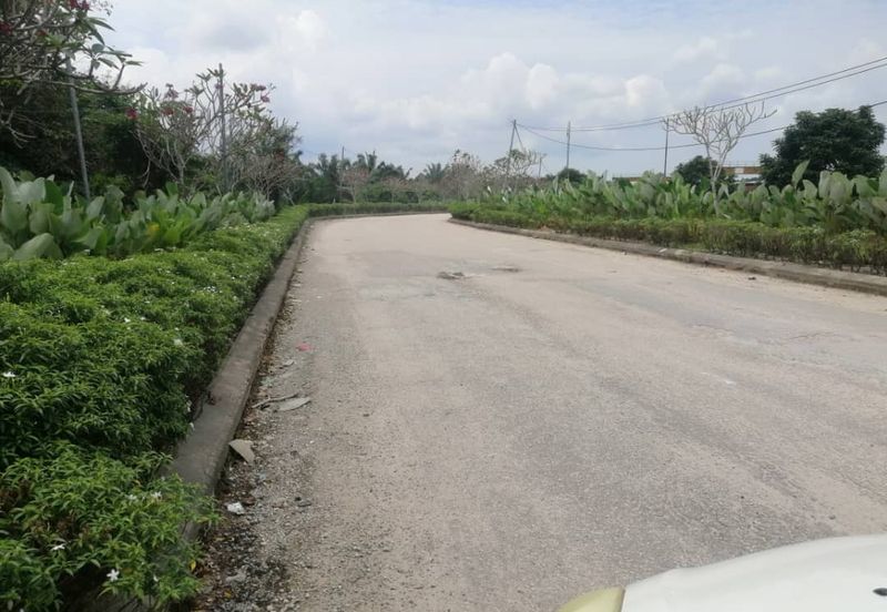 Jalan Ulu Pulai @ Mukim Jeram Batu (Pontian) 5 acres Converted Medium Industrial Land For Sale 