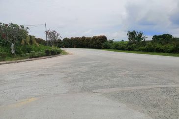 Jalan Ulu Pulai @ Mukim Jeram Batu (Pontian) 2.4 acres Converted Medium Industrial Land For Sale 