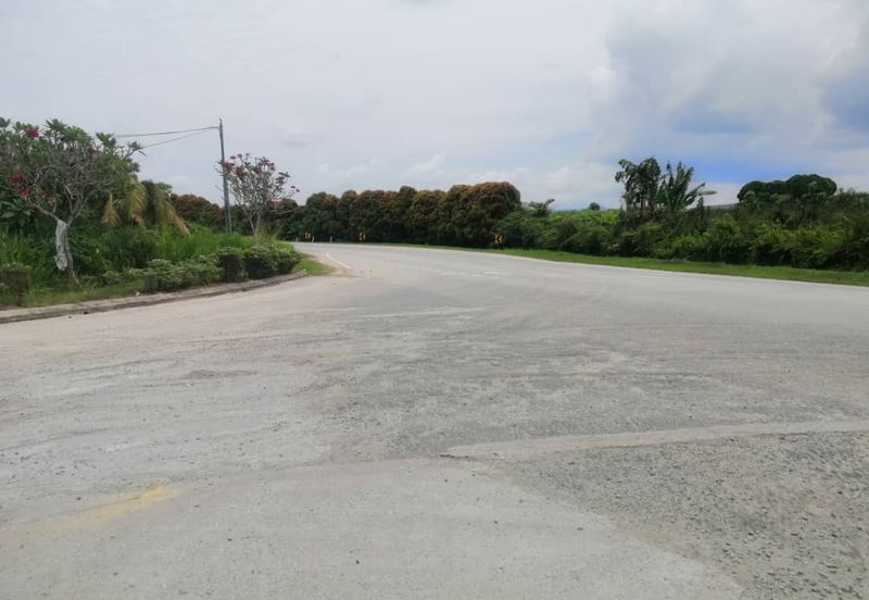 Jalan Ulu Pulai @ Mukim Jeram Batu (Pontian) 2.4 acres Converted Medium Industrial Land For Sale 