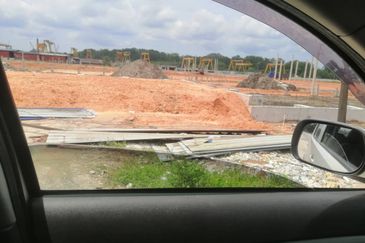 Jalan Ulu Pulai @ Mukim Jeram Batu (Pontian) 2.4 acres Converted Medium Industrial Land For Sale 