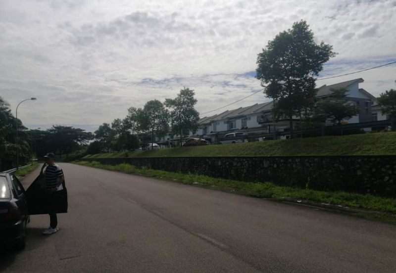 Jalan Gelang Patah