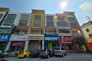 Shoplot jalan bukit ubi near bandar Kuantan
