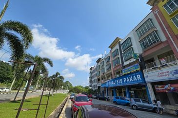 Shoplot jalan bukit ubi near bandar Kuantan