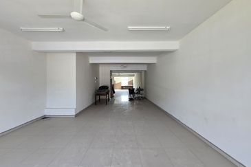 Shoplot jalan bukit ubi near bandar Kuantan