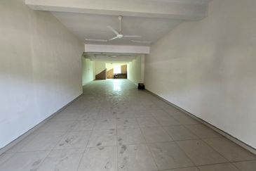 Shoplot jalan bukit ubi near bandar Kuantan