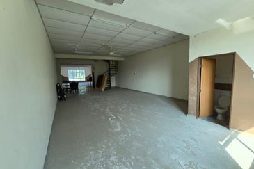 Shoplot jalan bukit ubi near bandar Kuantan