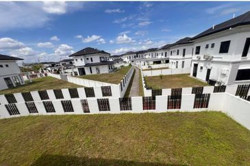 Avis 2 @ Setia Alam Sari