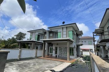 Semi-d dua tingkat fully furnished Wakaf Beruas