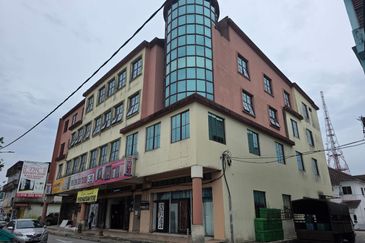 SHOPLOT 3 ½ TINGKAT DI JALAN WONG AH JANG