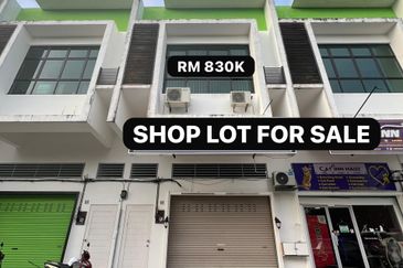 Kedai 2 Tingkat di Bukit Setongkol  