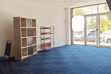 Kedai 2 Tingkat di Bukit Setongkol  