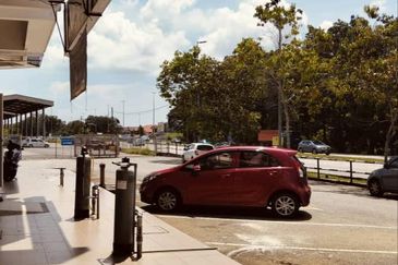 Kedai 2 Tingkat di Bukit Setongkol  