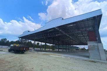 3 adjacent IKS warehouse Damansara Kuantan
