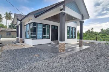 BANGLO TEBING TEMBAH, PAKA