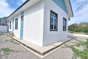 BANGLO TEBING TEMBAH, PAKA