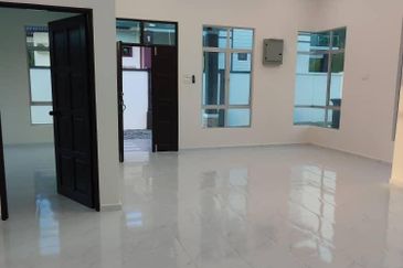 BANGLO TEBING TEMBAH, PAKA