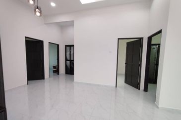 BANGLO TEBING TEMBAH, PAKA