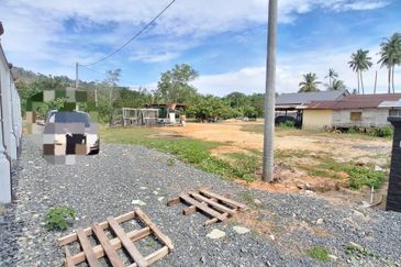 BANGLO TEBING TEMBAH, PAKA