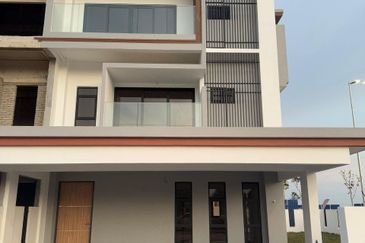 Repulse Bay Residence