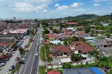 KAMPUNG BUKIT SEKILAU