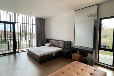  Double Storey SemiD Majestic Heights Pelindung 