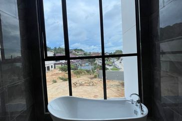  Double Storey SemiD Majestic Heights Pelindung 