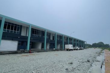 New shop lot batu 8 kuantan gateway  bypass 