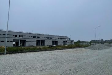 New shop lot batu 8 kuantan gateway  bypass 