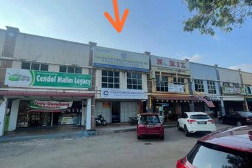 Jalan Seberang Balok