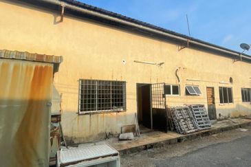 Jalan Seberang Balok