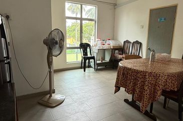 SHOPLOT 2 TINGKAT KEMUNTING