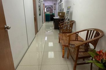 SHOPLOT 2 TINGKAT KEMUNTING