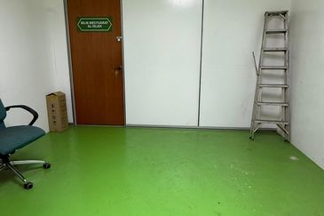 SHOPLOT 2 TINGKAT KEMUNTING