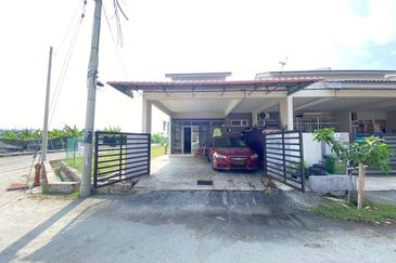 TAMAN D'PINGGIR KEMPADANG JAYA