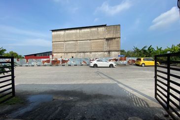 TAMAN D'PINGGIR KEMPADANG JAYA